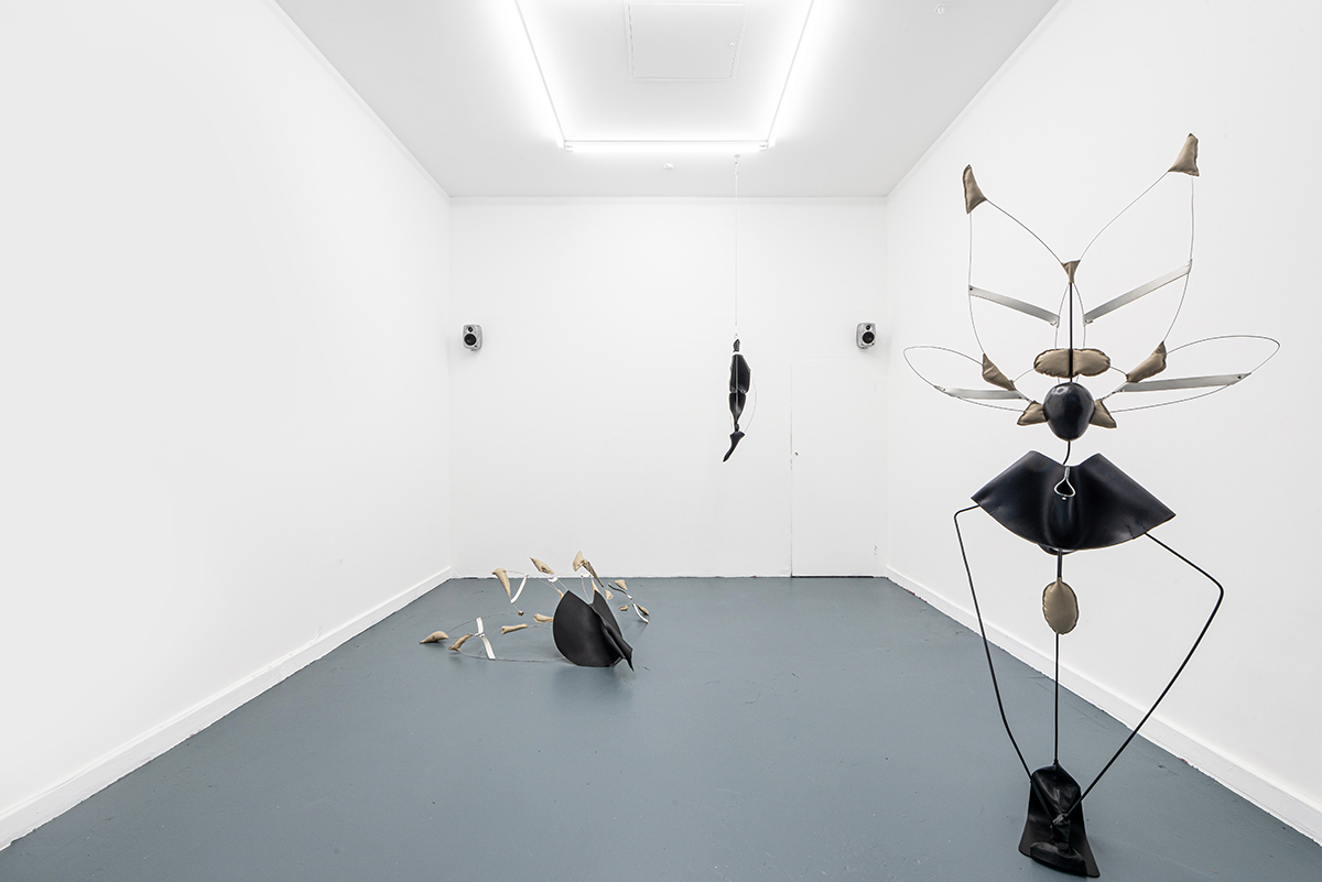 /<p><span%20style="text-decoration:%20underline;"><a%20href="/index.php?option=com_content&view=article&41=xx&Itemid=376"%20target="_self">Ease%20the%20Tension</a></span></p>